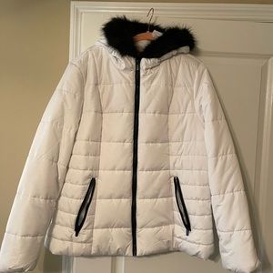 White Winter Coat with Zipper Pockets and Fur Hood